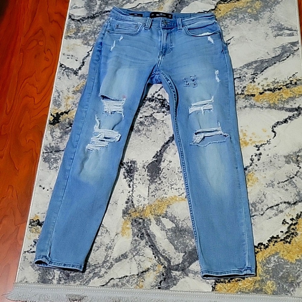 Hollister tapper ripped jeans